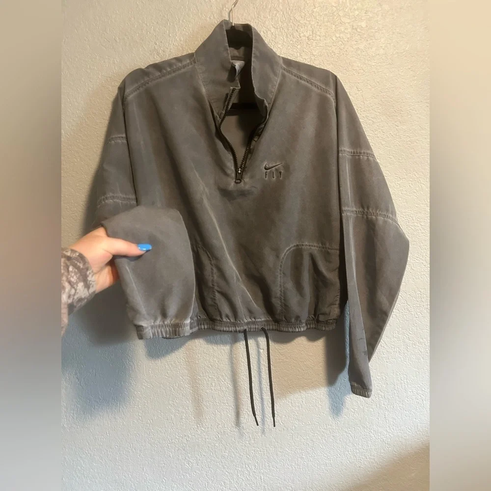 Nike fly half zip windbreaker pullover